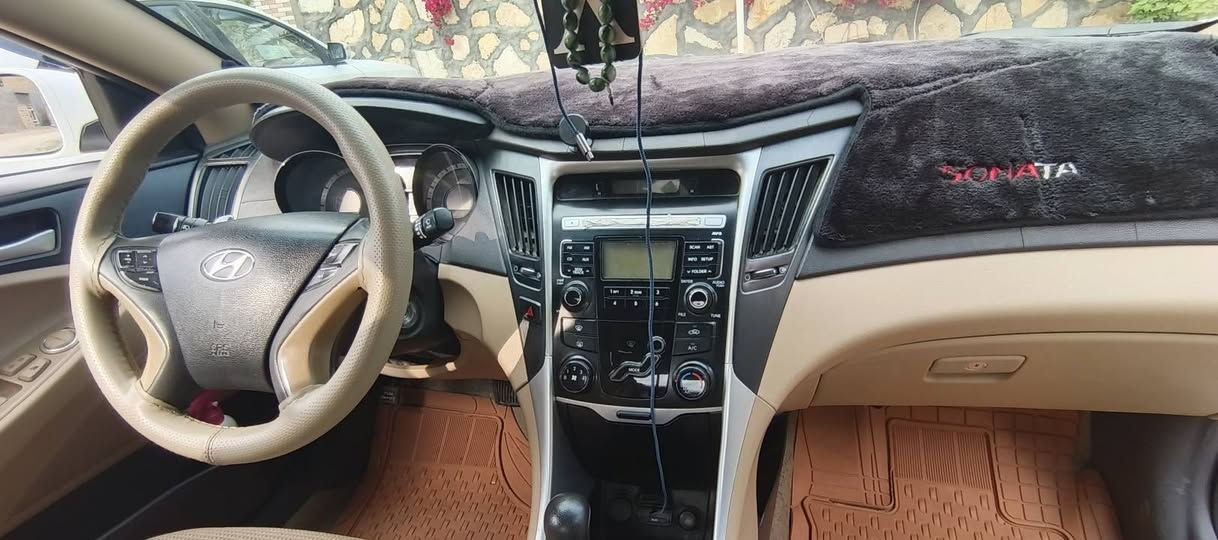 سوناتا 2012 خليجي رقم انگليزي  بغداد 
مكفول گير + مكينه + حداديه كفاله 
2400 مكينه 
مكان بابل 
بيه شويه بارد باب السايق 
سنويه 2030
كما موضح بلصور 
سيارة مال جناي 
سعر 130$
التواصل
 ***********
