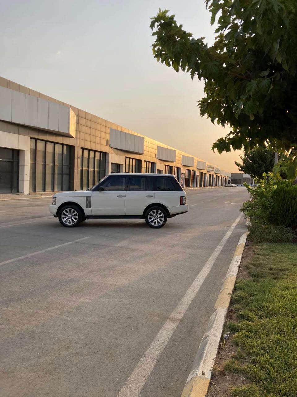 rang rover 2003 voge , سەنەوی ئەسلی کەرکوک 
بی دەعم و لیدران قەترە بۆیاخی نییە ، بەشەرتی گیر مەکینە ئەکسل تەبرید 
گۆرینەوەش دەکەم بە شایهینە ، رەقەمی خاوەنی 
*********** حلبجة, السليمانية
