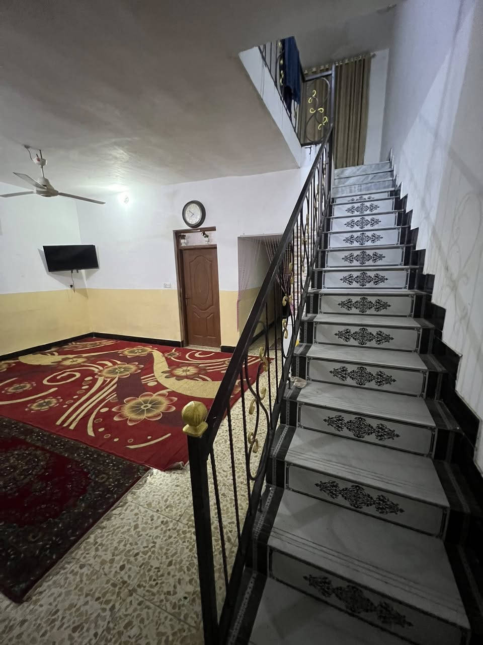 دار للبيع في الحلة - أبي غرق - حي السلام قرب جامع لياسري
مواصفات الدار:
•  مساحة الدار: 140 متر السند 
واقع حال م150
بناء (مضيف )(مطبخ)(هول)(غرفه جوه) (صحيات داخليه خارجيه )
طابق ثاني (غرفه +هوال )
•  طابو صرف
•  السعر:  خاص 

الموقع:
حلة - أبي غرق -حي سلام قرب جامع ياسري 

للاستفسار:
☎️ ***********
***********
