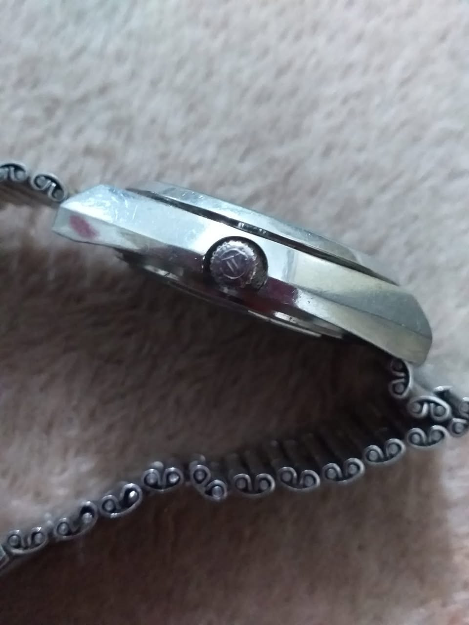 🌺🌺🌺🌺
#اخواااان رجااااااءا #السعرراسلني خاااااص وتدلل...
تحية طيبة للجميع ...
🍎West end  PRIMA🍎
♦️ساعة ويستد اند اوتوماتيك و نصب سويسري اصلي ..
♦️الساعة بالكامل سويسري اصلي  المكينة صفرة  الدگمة السير البوك كله معلم ..
♦️القطر  تقريبا 37 بدون الزمبلك وموضح بالصورة ..
♦️النظافة ممتازة ..
♦️الساعة تشتغل مضبوط ..
♦️نافذة تاريخ شهري واسبوعي وشغال مضبوط .. 
♦️ارقام  مضيئة..
♦️ #السعررجااااءا راسلني خاص وتدلل..
🍎والتوفيق للجميع 🍎


**إذا كنت صاحب هذا الإعلان وتريد حذفه لأي سبب، رجاءا أرسل رسالة إلى الدعم الفني**