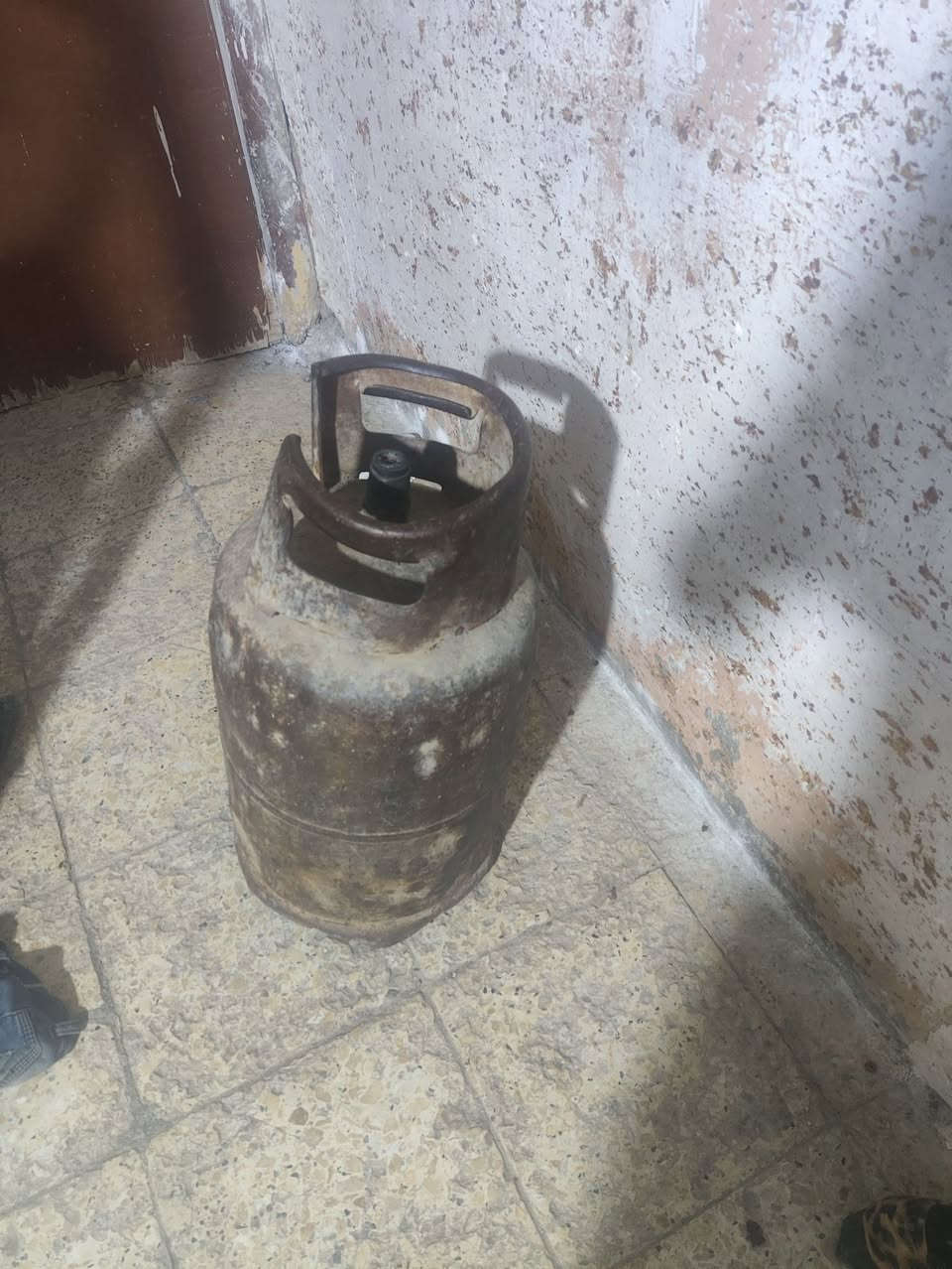للبيع كونفيره مستخدمه شغاله سعر 150 ومولده سلف وهندر شغاله على الفحص 125 وعندي قناني غاز اثنين عراقيات  125 مكاني البياع منطقه الدوانم 
***********
