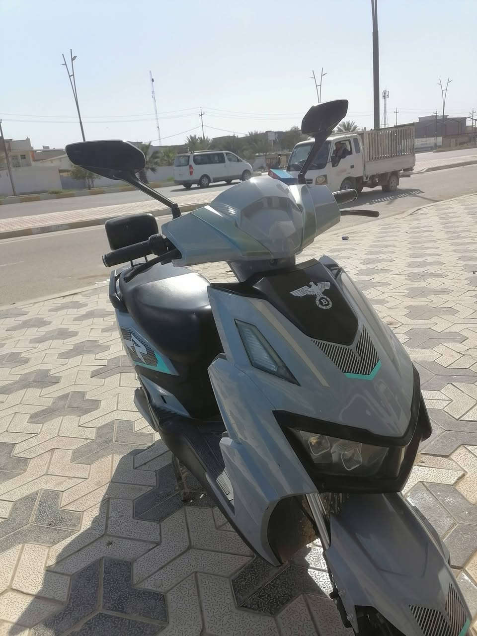 السلام عليكم ورحمة الله وبركاتة
دراجة كهربائية للبيع
النوع: سكنس  حديث
اللون: رمادي مع أسود
البطارية: 60 فولت (عادة 5 بطاريات 
الموتر: تقريبًا 800 – 1000 واط
السرعة: تقريبًا 45 
فرامل أمامي دسك وخلفي درم
 

📞 للاستفسار: (***********)
💰 السعر: (550)
