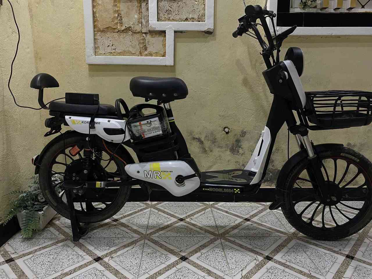 السلام عليكم باسكل شحن 2024للبيع أربعه بطاريات جديدات فول كامل
 سعره 250شراي مكانه جبله 
***********
