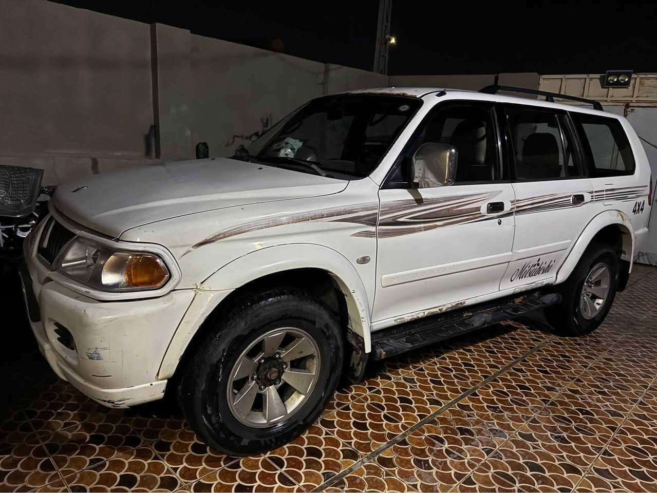 للبيع ميتسوبيشي ناتيفا موديل 2006
السيارة موجودة بالديوانية وباسمي رقمها سليمانية والمداورة مباشرة وما عندي بيها أي مشكلة
أوراقها القانونية كلها كاملة وسنويتها جديدة وما عليها أي غرامة
مواصفاتها 6 سلندر دفع رباعي 4x4
كير جديد ونظيف ومكينة خير من الله
حدادية جديدة وصدرها يخبل وتايراتها نظيفة
التبريد ثلج وشغال وكهربائياتها كلها شغالة
باتري جديد ودهن وزيوت جديدة تبدلت وما تحتاج تصرف عليها 
بالنسبة للصبغ البودي كله مكفول بلاد ما عدا الجاملغ الخلفي جهة السائق بيه طخة خفيفة ومصبوغ وباقي السيارة كلها صبغ بلاد
السيارة مالت بيت واستخدامها حلو وجاهزة من كل شيء
السعر 95 ورقة وبيها مجال بسيط للشراي الجاد
للاستفسار موجود خاص او يتصل على رقمي
*********** ديوانية, القادسية
