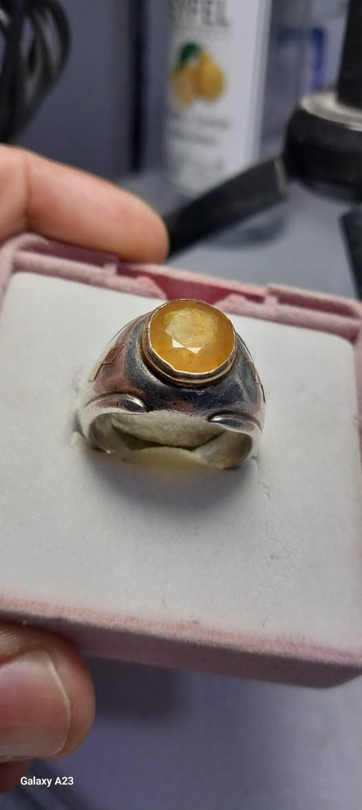 ياقوت افريقي أصفر 
صياغه يدويه داير وجوانب ذهب 

للبيع والسعر خاص احبتي


**إذا كنت صاحب هذا الإعلان وتريد حذفه لأي سبب، رجاءا أرسل رسالة إلى الدعم الفني**