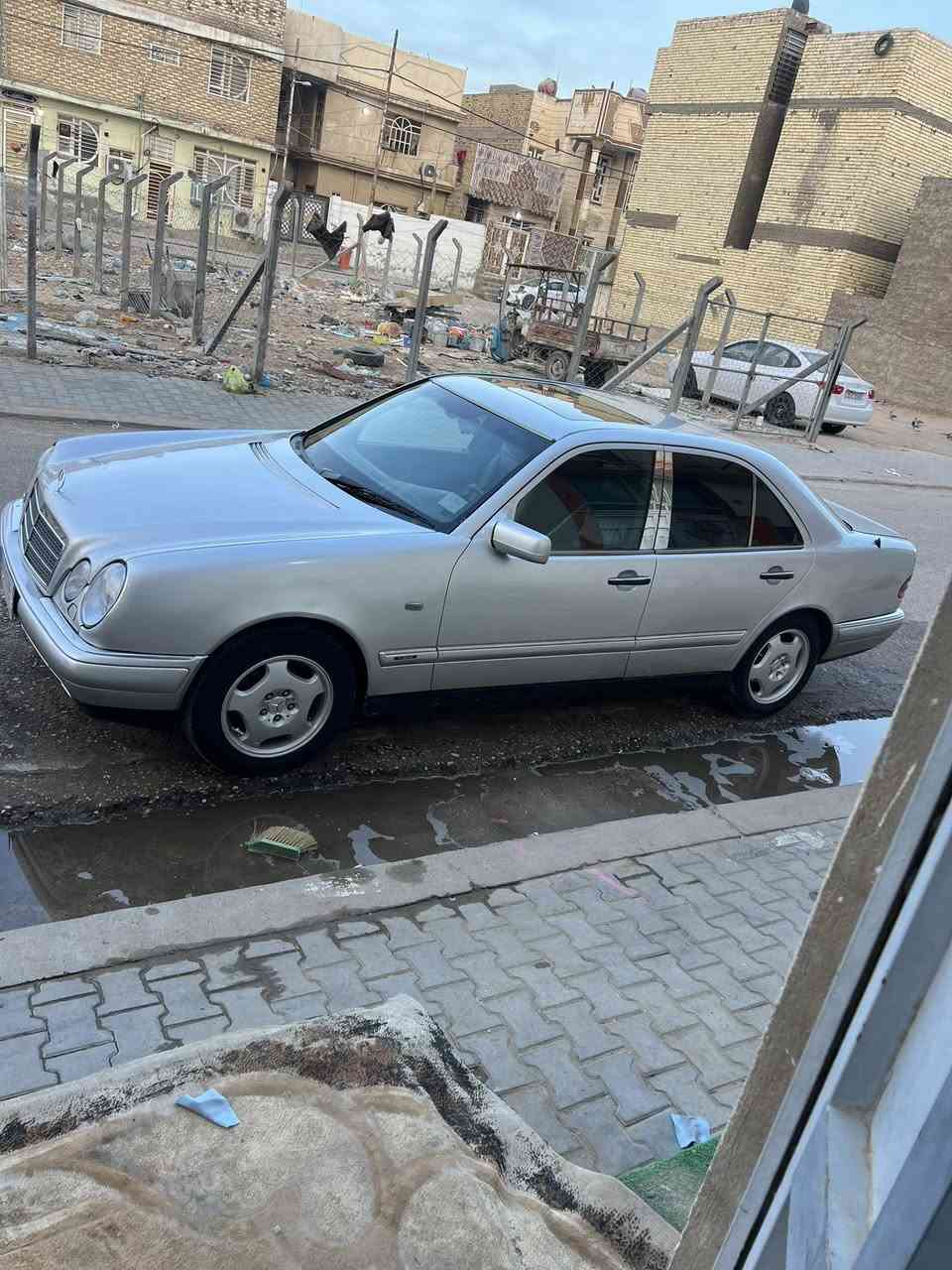 السلام عليكم للبيع او مراوس مارسدس ابو عيون موديل ٩٦ رقم انبار شرط ثاني يوم مداور سياره خير من الله جاهزه للاخير كول نقص مابيها مكان السياره بغداد السعر 90 وبيها مجال للشراي اتصل *********** واتساب
