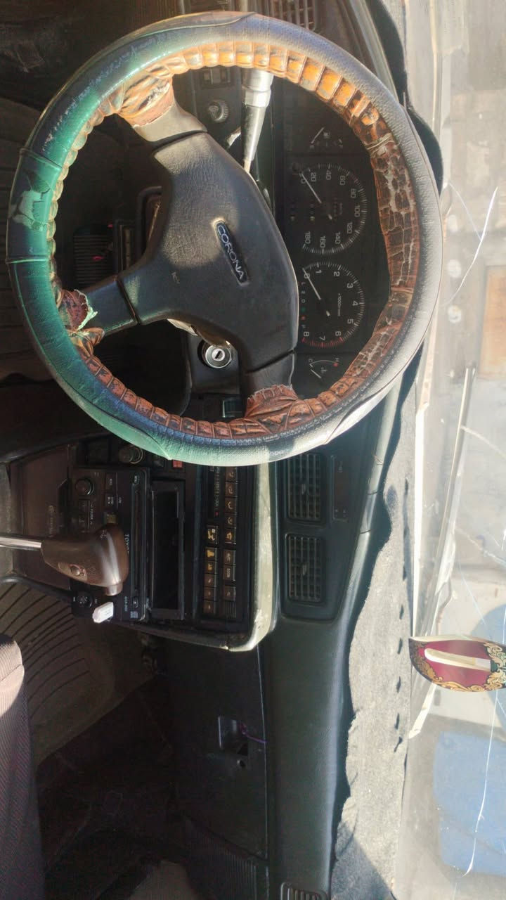 CORONA موديل 1988 سعر  ٢٠ وبي مجال
***********
