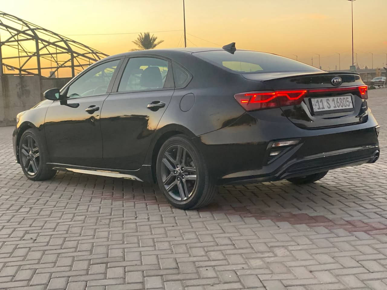 السلام عليكم كيا فورتي (جي تي لاين) موديل 2021 رقم بغداد بأسمي عارضه 132$ وبيها مجال بسيط السياره فول مواصفات محرك حجم 2000دوش كير ATمرغوب كير ومحرك كفاله السياره ماشيه 38mi حقيقي بعده وضع شركه مواصفات السياره/ بصمه ابواب وتشغيل/ تشغيل عن بعد /شاشه كبيره+كار بلي/ كاميرا خلفيه دواره / كشنات جلد جي تي لاين / فول تحكمات/ رادار بالمري /رادار امامي/ 3انظمه قياده/ تدفئه كشنات/تحديد مسار/ كروز سرعه / وبعد هواي مواصفات معروفه جي تي لاين / حادث جدآ بسيط جاملغ خلفي وقبق صندوق بدون دواخل بدون ايرباك 
بجم كبس / مكان السياره بغداد *********** الخاص مغلق 🔏
