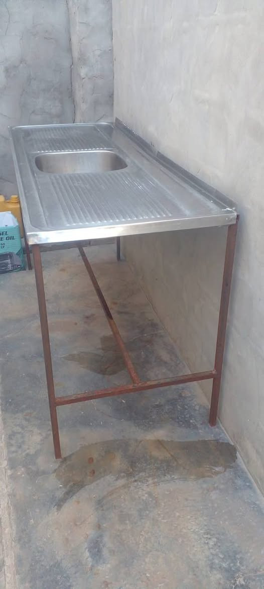 مكينه جمسي نضافه فول السعر 275وبيه مجال للشراي السنك اب 25ويه الميز اي ستفسار عل هاذه الرقم ***********
