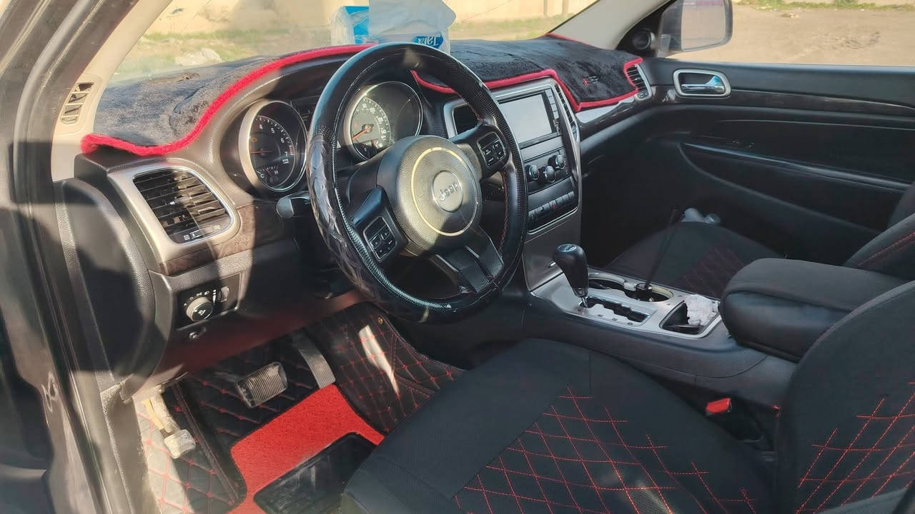 سلام عليكم جيب 2011 بدون صبغ بدون ارباك سياره نظيفه سنويه جديد اطارات جديد مكينه شرط سياره مناقصه شي رقم صاحب سياره ***********
