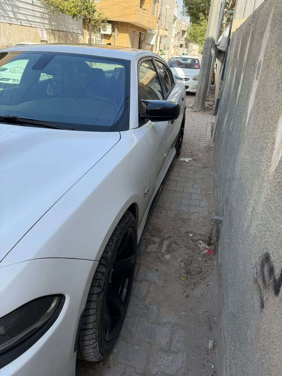 السلام عليكم
جارجر 2018 وارد أمريكي اكلين 
سياره بيه قطعه صبغ فقط الباقي كفاله 
محرك 6400 SRT
سياره فول مواصفات 
رقم بغداد تحويل ثاني يوم 
مكان السياره بغداد الحريه 
السعر 215 ورقه وبيه وبيهه مجال بسيط 
الاتصال والاستفسار *********** Colombo, Sri Lanka
