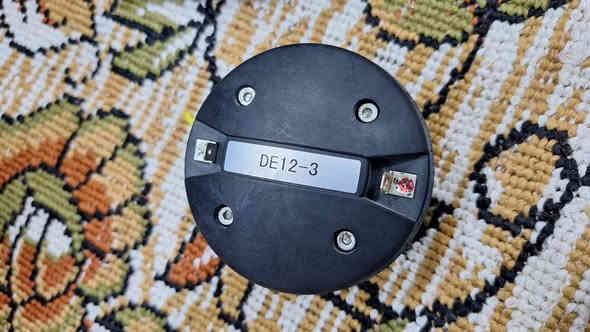 سلام عليكم // سماعات دبليو 17 اللبه والتويتر والكروز اصليات نضيفات جدا صوت دفع ونقاوه فول الفول  السعر ٦٠٠ الف وبيهن مجال مكاني الانبار / الرمادي للاستفسار ***********
