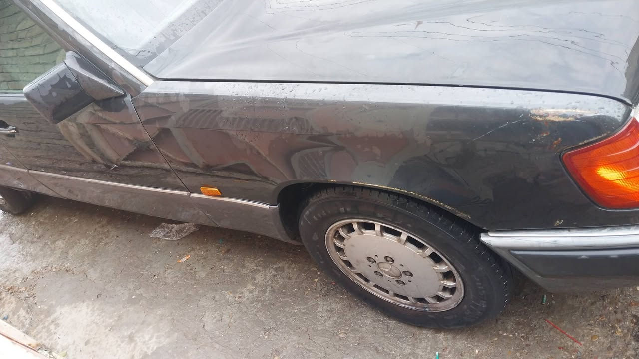 بسم الله الرحمن الرحيم 
للبيع سياره مرسدس دب موديل ١٩٩٣ بغداد خصوصي ١٩٤٠ ار 
رقم مميز باسمي محرك ٢٢٠
اربعه سلندر رقم الهاتف 
***********,بغداد الشعب باسمي رقم جديد وغير مشموله بالهزه
