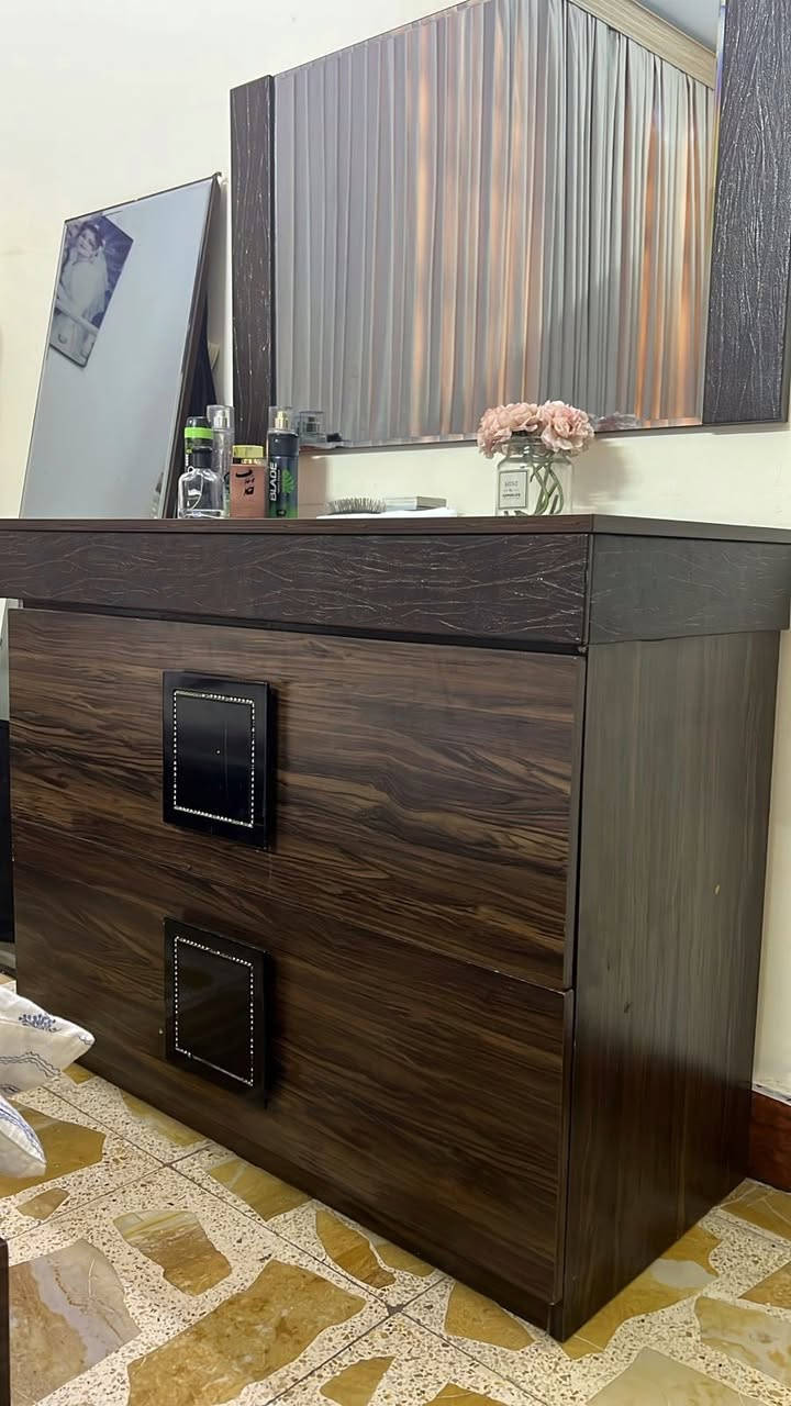 غرفة نوم ٧ قطع للبيع من الجشعمي للاثاث للتواصل خـــاص


**إذا كنت صاحب هذا الإعلان وتريد حذفه لأي سبب، رجاءا أرسل رسالة إلى الدعم الفني**