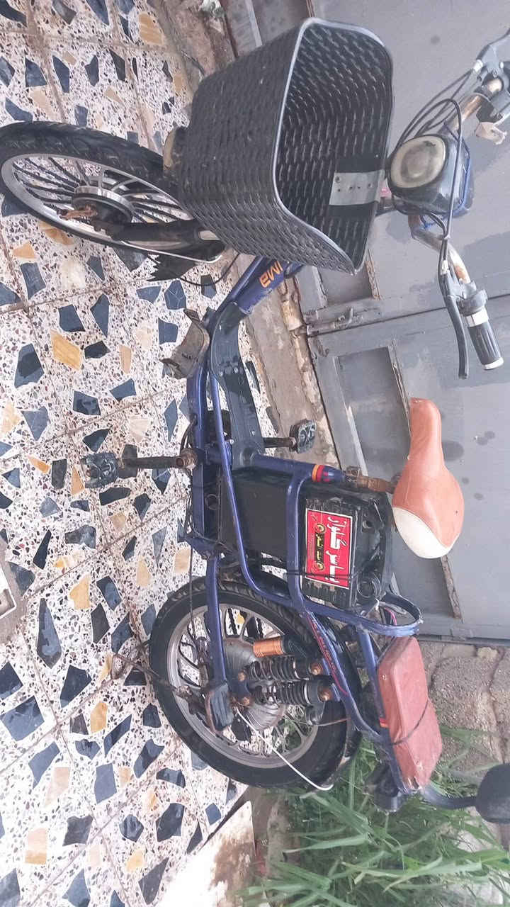 دراجه شحن نوع رينو بطاريات ليثيوم حجم ٢٠ السعر خاص مكان كوت حي الحكيم رقم الهاتف ***********

