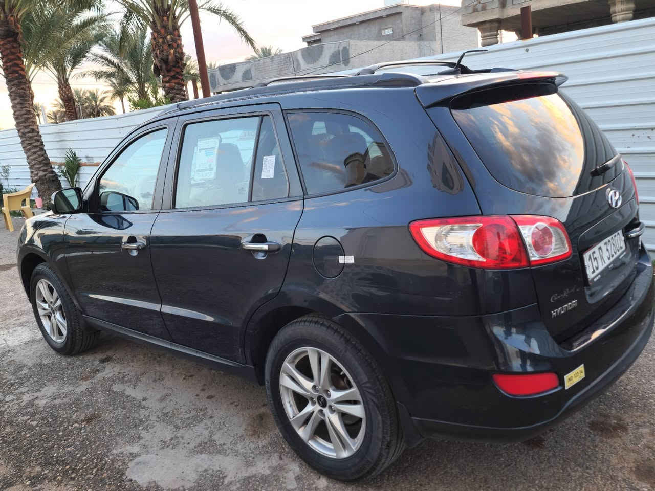 السلام عليكم اخوان سنتافي 2011 امريكي
فول موصفات بانيراما كشنات كهرباء تدفئه تبريد 
محرك 3500 6 سلندر  5 راكب رقم انبار الجديد 
بأسمي مانع انزلاق دفع رباعي  ضرر بيه 3 قطع بدون معجون 
مراوس  سورنتو امريكي فقط من ١٥ وما فوق انطي فرق او بيع 125 $ بيه مجال استفسار اتصال [***********]
