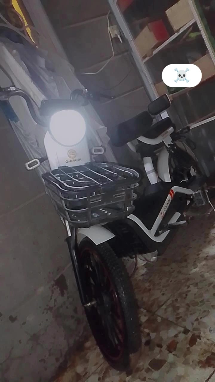 سلام عليكم دراجة شحن للبيع الدراجة تخبل مابيهة نقص بطارية نص عمر دراجة رايدهة ب200 وبيهة مجال مخاذهة 550 *********** رقمي

