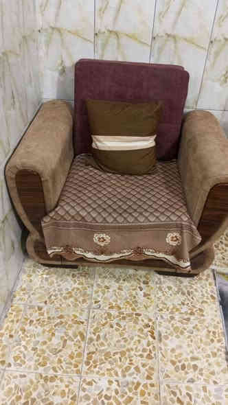 تخم تركي 10 مقاعد 
نضام سرير ومخزن للبيع 
مكان بغداد الجديده 
سعر 350 
***********
