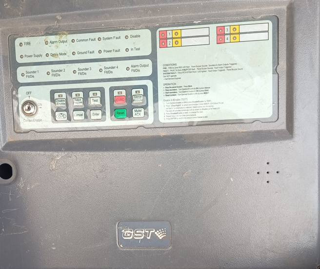 عندي غراض مال منظومة حريق
جهاز انذار 
و زر الجرس 
بسعر مناسب 
***********
