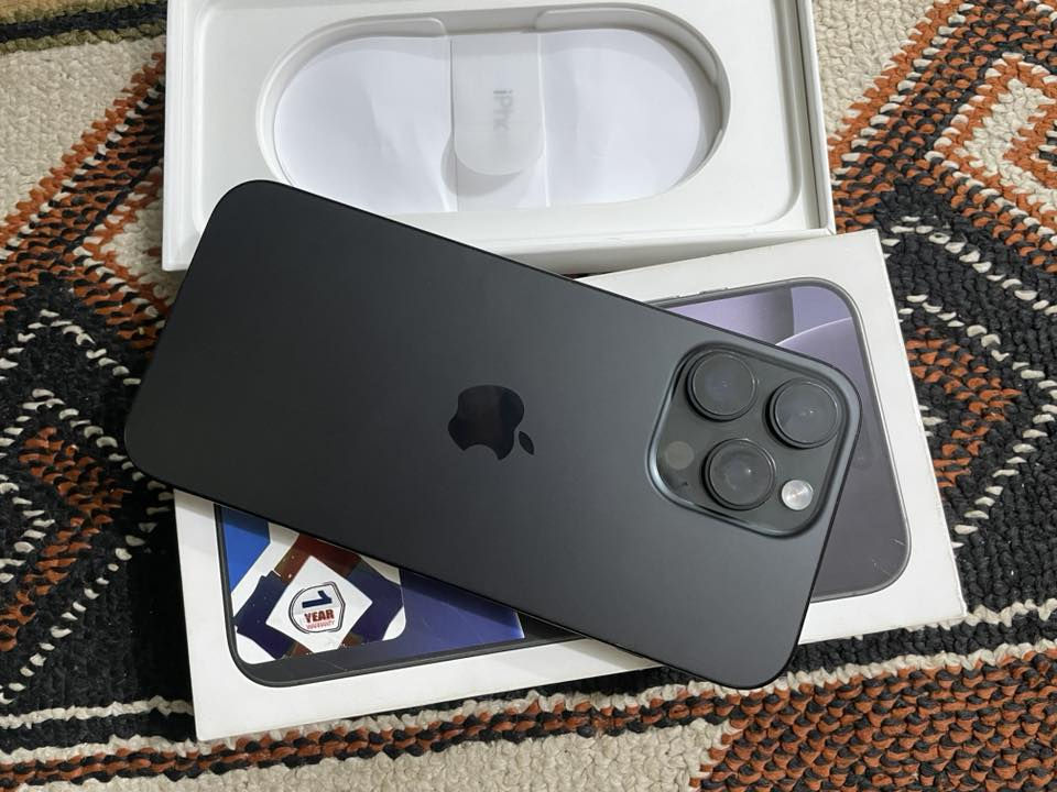 سلام عليكم 16 برو ماكس ذاكره ٢٥٦ بطاريه ٨٩ تلفون جديد بعده بحاله وكاله غراضه كامله مستعجل عل بيع قفل 1175 مكاني كوفه رقمي تصال فقط ***********
