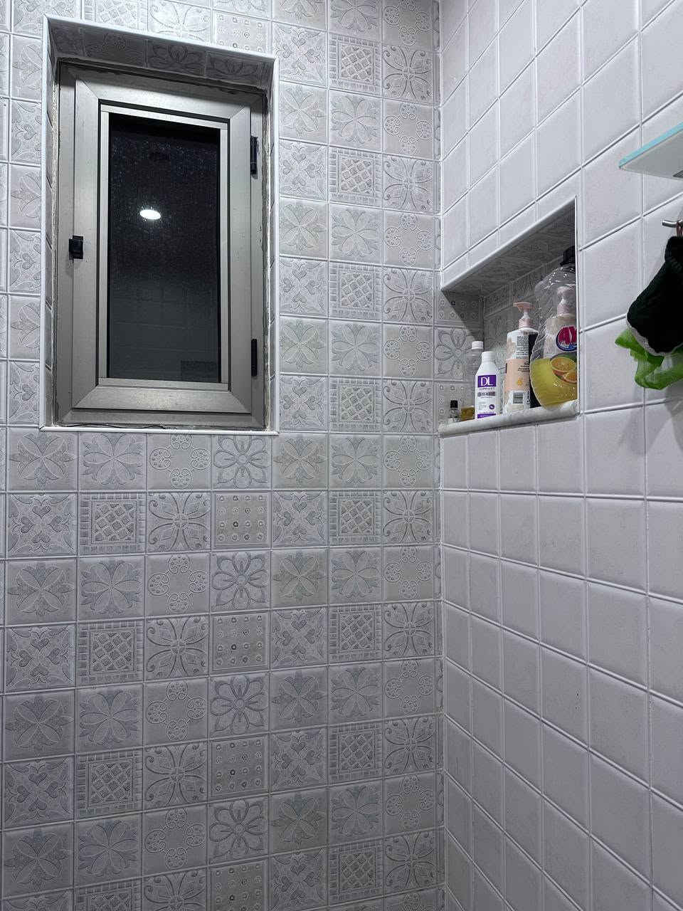 🏡 دار سكن للبيع 
📍 العنوان: حي الفرات - فرع مرطبات الورده
رابع بيت عن الشارع العام 
📐 المساحة: 189 متر مربع واقع حال 200 متر مربع 
📏 الواجهة: 9 متر
🏠 البناء: طابقان – بناء حديث

 علما أن الدار مطلوب الى صندوق الاسكان 50 مليون
✨ مواصفات الدار:

-4 غرف نوم
-صالة مريحة
-استقبال واسع
-مطبخ
-مجاميع صحية 3

للأستفسار الاتصال 
***********
***********

