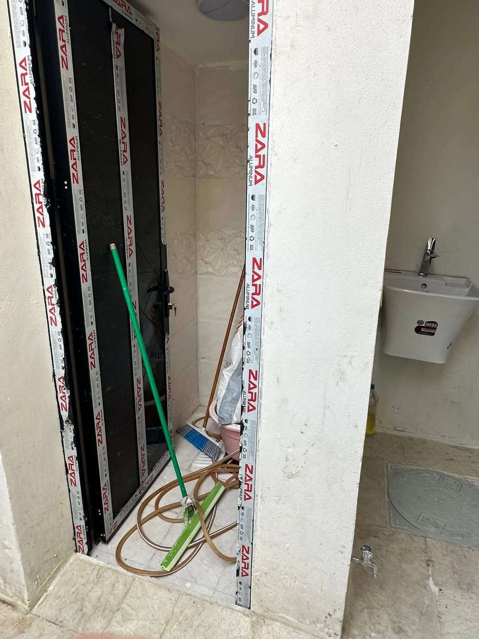 سلام عليكم 80 متر للبيع بلديات دور العمال
للأتصال ***********
