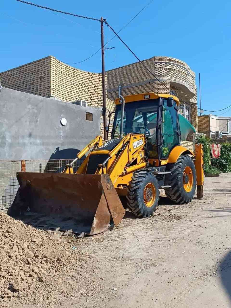 حفاره جي سي بي موديل 2004
بدون جاهزه بالعمل 
بيركز 
تواير جدد مكينه جديده
المكان الناصرية
سديناويه 
***********
السعر 210 وبيهه مجال
