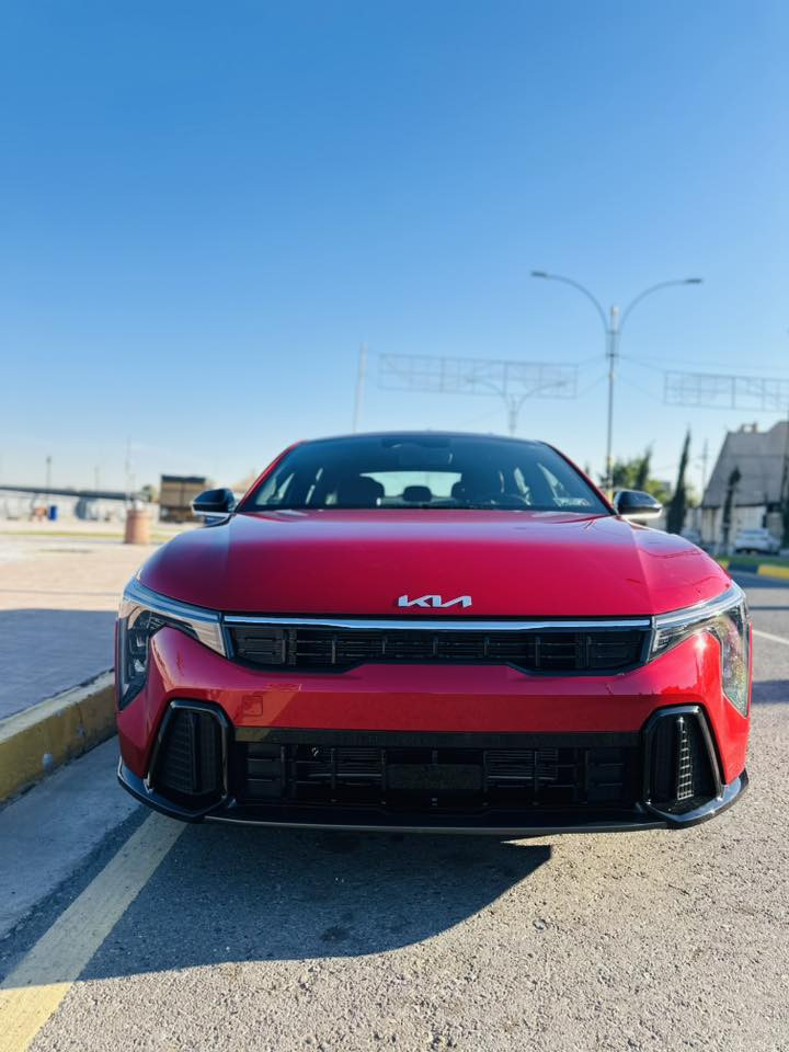 ⚙️ محرك 4 سلندر حجم 2.0 تنفس طبيعي دوش
💥 قوة 150 حصان مع عزم عالي 
🔁 ناقل حركة أوتوماتيك 8 سرعات
🛞 دفع أمامي FWD

🎨 مواصفات خارجية:
✔️ جنوط رياضية 18 إنچ
✔️ مصابيح LED أمامية وخلفية
✔️ شبك GT-Line أسود رياضي
✔️ مرايا جانبية كهربائية مع إشارات

🛋️ مواصفات داخلية:
✔️ مقاعد رياضية بلمسة GT-Line
✔️ شاشة عدادات رقمية وترفيه تحتوي على تحكم
      كامل في السيارة وبقياس 12.3 إنچ
✔️ دعم Apple CarPlay & Android Auto
✔️ شحن لاسلكي للهاتف
✔️ تشغيل ذكي بدون مفتاح

🛡️ أنظمة الأمان والمساعدة:
✔️ نظام التنبيه من التصادم الأمامي
✔️ نظام التنبيه من التصادم الخلفي
✔️ المحافظة على المسار
✔️ مراقبة النقطة العمياء
✔️ مثبت سرعة ذكي
✔️ كاميرا خلفية وتبريد 

السيارة ماشية 2400 ميل قريب الزيرو بجم كبس
حادث جاملغ خلفي راجع بارد بس مصبوغ للجمالية
بدون ايرباك وبدون شاصي 
بدون رقم تترقم شمالي والسيارة حاليا في الموصل

 للاستفسار ***********
