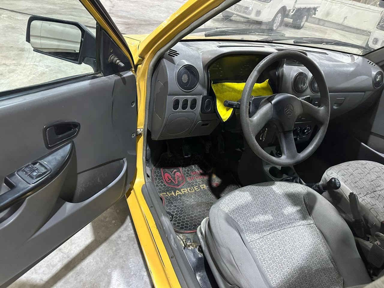 السلام عليكم
سايبه موديل ٢٠١٣ مكفوله لا حادث لاصبغ گير محرك تخم تاير سياره مكفوله گبل للشارع. السعر ٣٥ وبيها مجال الطيبين مراسله الصفحه او الاتصال على الرقم ***********
