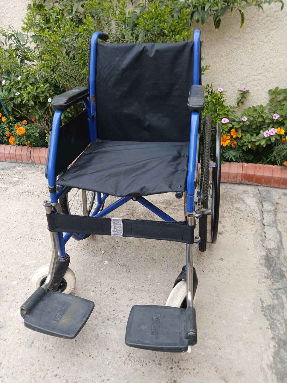 السلام عليكم هذا الكرسي  للبيع السعر النهائي ٢٥٠ الف


**إذا كنت صاحب هذا الإعلان وتريد حذفه لأي سبب، رجاءا أرسل رسالة إلى الدعم الفني**