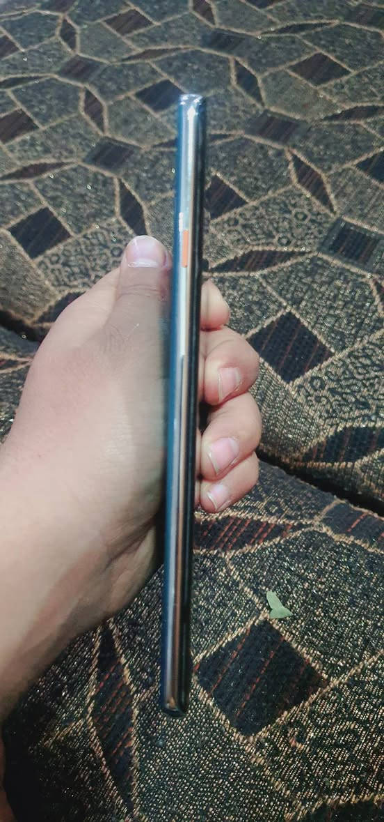 تكنو كامون 40 برو 5Gنضيف شرط مكفول من اي عطل الذاكرة 256السعر 235بي مجال قليل***********
