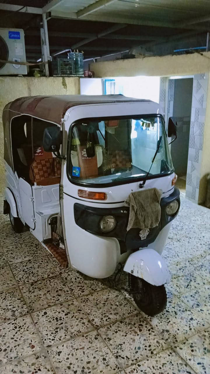 السلام عليكم للبيع او مراوس تكتك مديل 21 شهر 10 تكتك خير من الله كهربائيات كله شغاله محرك مكفول اكسل مكفول كشر مكفول بيه شويه خياس بل دوس بس وبيه ضربه سجينه زغيره بل جاملغ الخلي زغيره بس تكتك نضيفه بمعنه الكلامه دوشمه وسفاري جدد وامسجل كله لون واحد تكتك خير من الله نكره سلف كله كامله رقم وسنويه رقم بغداد انكليزي لوحات ثنين تخم تاير جديد سبير جديد كله جديده الله شاهد...السعر 9وربع وبيه مجال بسيط عنواني الدوره ابو دشير هاتف ***********وبي واتساب واني خادم
