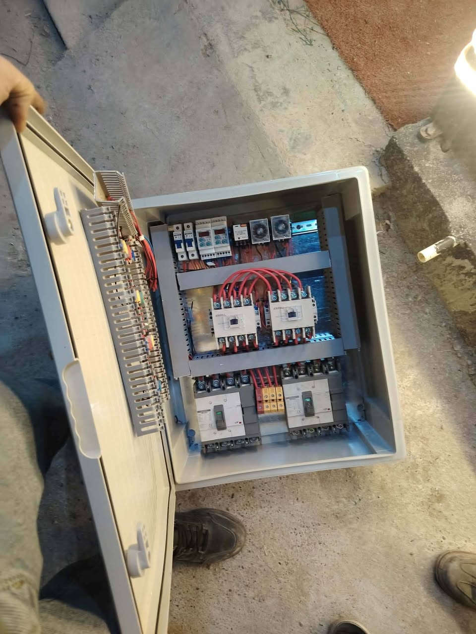 🔌 عمل وصيانة جميع أعمال بوردات السيطرة
✔️ ATS التحويل التلقائي
✔️ MTS التحويل اليدوي
✔️ نظام ستار دلتا
✔️ صيانة المولدات وتنظيمها
 ترتيب لوحات ✨ فحص وحماية كاملة
***********
