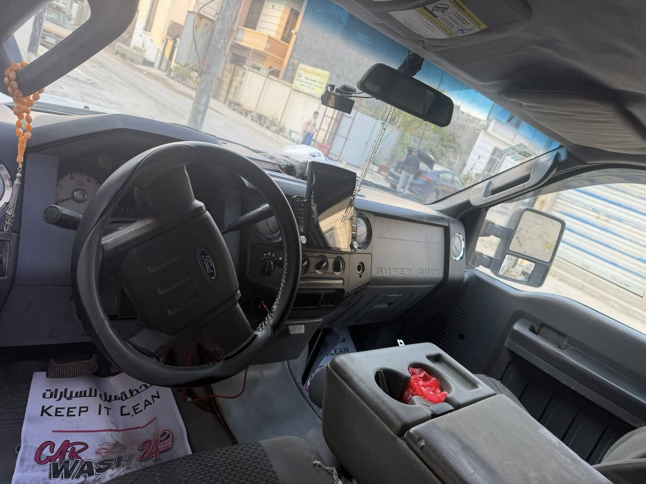 سلام عليكم   فورد F350 بانزين    10 سلندر    بجم محدث بالكامل   غرفه محدثه كشنات مال  موديل 13 
مرايا الداخليه كهرباء 
مكينه وكير خير من الله 
تايرات جدد صدر جديد 
هزة جديده   ورقم دولي  باسمي  تحويل  ثاني يوم 
السعر 110$ مكانه بغداد 
***********
