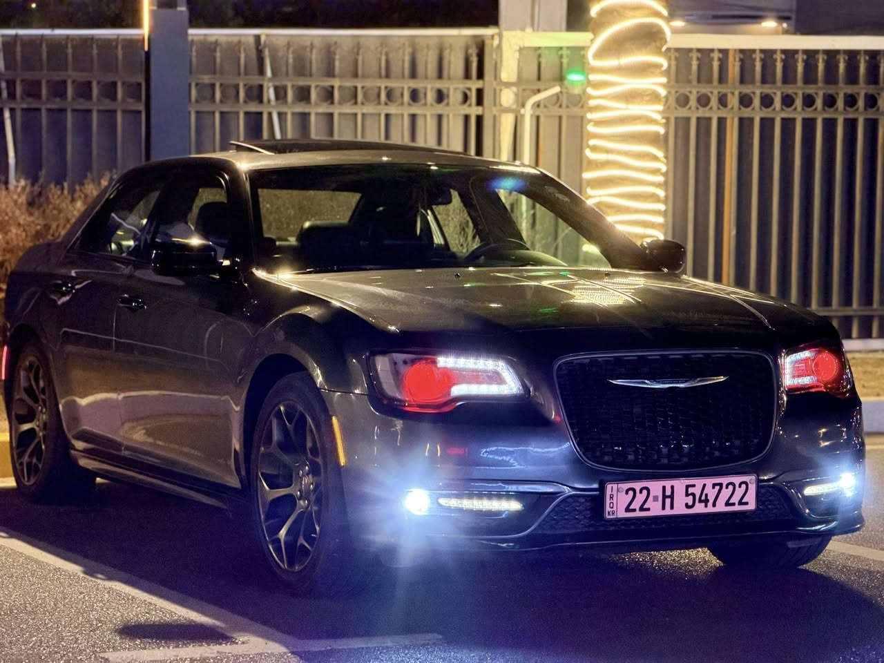 السلام عليكم ورحمة الله وبركاته

للبيع
اوباما كرايسلر 2017 وارد امريكي كلين كلين كلين بدون حادث بس بالعراق صار بيها تبديل جاملغ الايمن بسبب شخوط وخدوش وشبرين صبغ بالحافه مال بنيد غير هذه السياره مكفوله 

                       فئه  300S (گولد) لون نفطي مصدف ذهـبي

المواصفات 😗. 

الويل عنكبوت بلادي ذهبي

شفتات ستيرن

سبورت

تراكشن

بنوراما

* شاشه كبيرة مع نظام ملاحة نفكيشن GPS .

* حافظة الاكواب.

* سستم صوت مع دمام بالصندوق 

* مقصورة الركاب من الجلد الفاخر الاسود بالذهبي

* مقاعد أمامية كهربائية عدد 2 

*مقاعد أمامية وتدفئة

 *جنطة كهرباء 

 *مقاعد خلفية تدفئة . 

* تشغيل عن بعد . 

* رقم جديد

* ستيرن كهربائي . 

* تدفئة ستيرن . 

* مثبت سرعة . 

* تلفون بلوتوث .

*كاميرا خلفية .

* مرايا متحسسة للاضاءة العالية 

* دخول ذكي (بصمة) 

السعر 250 
للاستفسار اكثر الاتصال على الرقم 

***********
