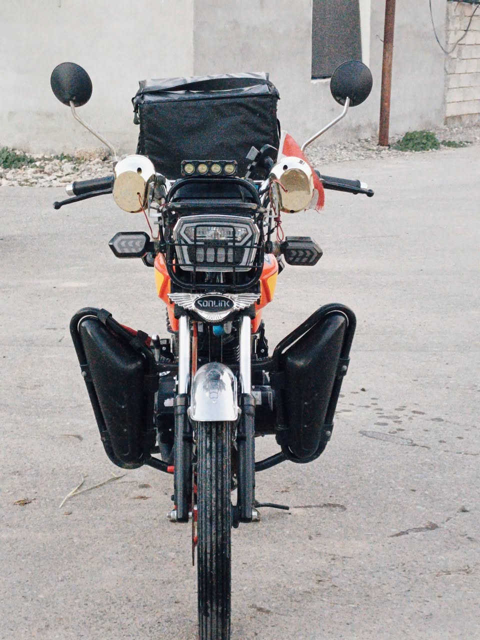 سيفان باب الأول جديد زيرو مديل 2024 مزود درع محرك + إم بي ثري وسماعات درع لايت جنطه جديده لايت زنون تاخذه ما تخلي ربع دينار علي وجديد ما مستخدم حيل ضاقطه وزنجيل محرك ناعم حيل مو شويه اخرس نشط محرك 200
مكاني تكريت البوعجيل 
***********
