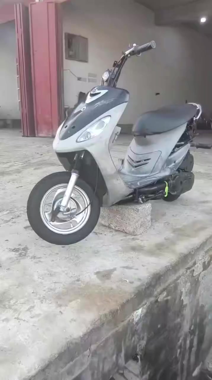 للبيع 400 وبيه مجال قليل متوازي عل بيعته مفتوحه بيه صوت بل كلجات فقط متوازي عل بيعته سبايدر الوره مو وياه


**إذا كنت صاحب هذا الإعلان وتريد حذفه لأي سبب، رجاءا أرسل رسالة إلى الدعم الفني**