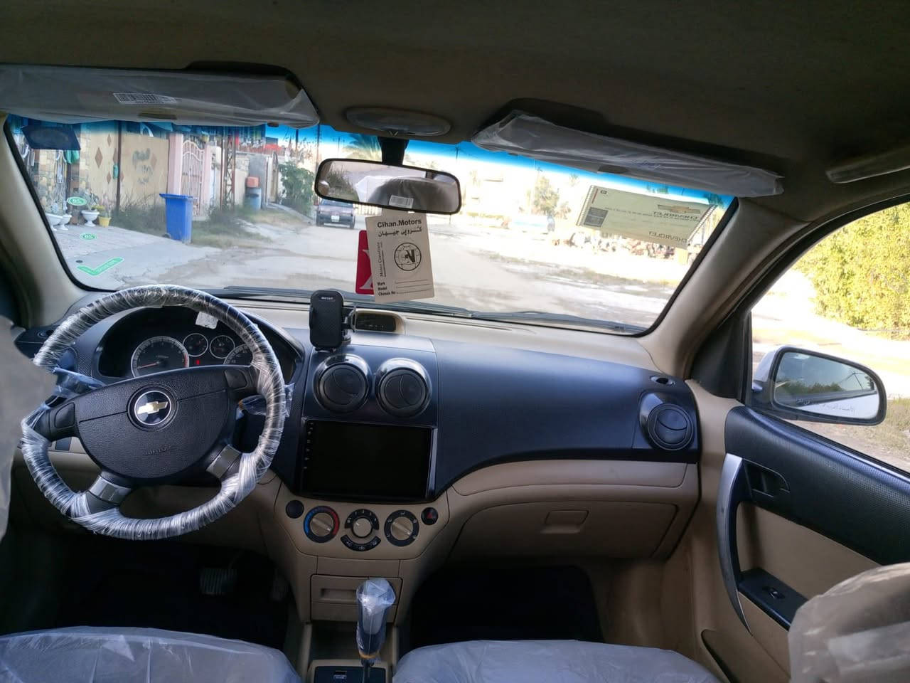 يالله من رخصة الادمن سياره شوفر ليت افيو وارد خليجي مكينه مفتوح موديل السياره 2011السياره ماشيه 173 الف حقيقي  رقم بغداد دولي تحويل جديد وارقام دولي السياره بيه صبغ ٣ قطع بدون دواخل فقط رش السياره كير ومكينه وحداديه وتخم تاير وتبريد وتدفئة وكهربائيات كله جاهزه مناقصه اي شي مكان السياره بابل المحاويل 
السياره معروضه ٧٤ وبيه مجال بسيط 
مكلف بالنشر فقط الاتصال على هذا الرقم 
***********
