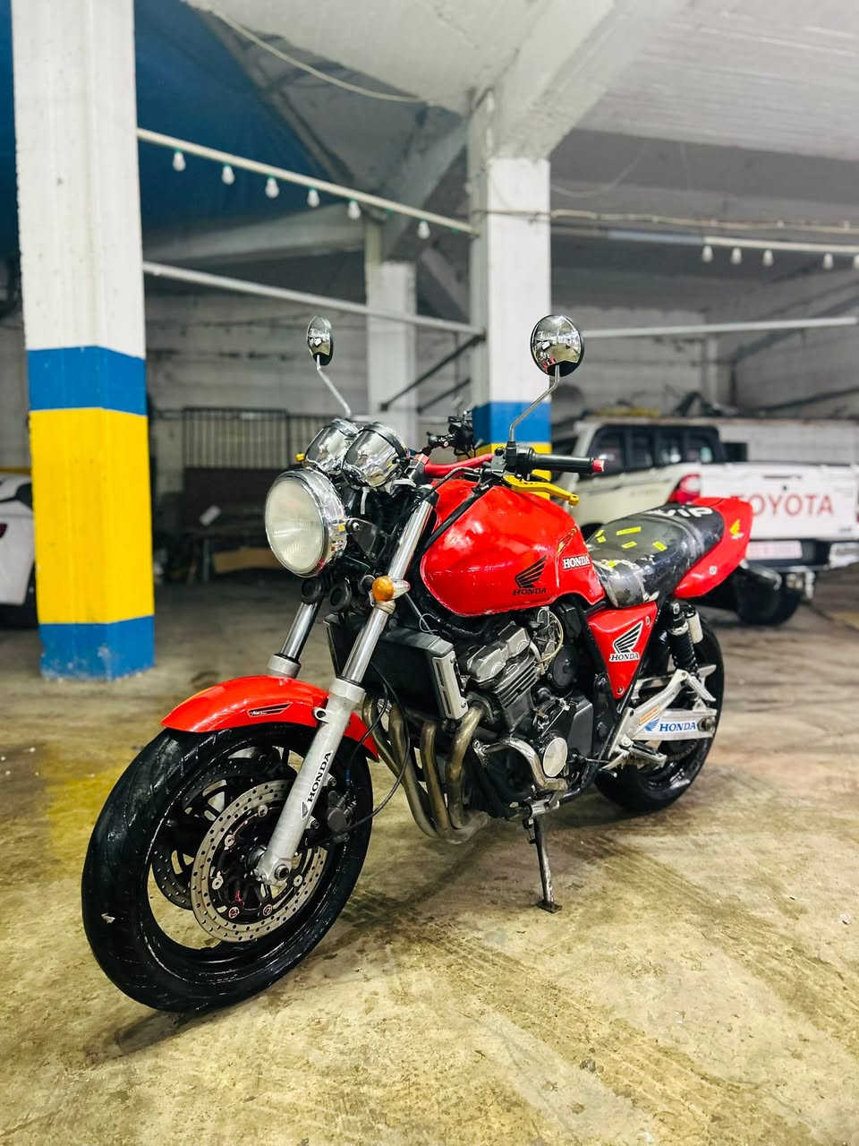 Cb400❤️
بۆ فرۆشتن، مەکینە کەپسە و چرکەی تیا نییە بە شەرت، ساڵۆنسای بیلادی لەسەرە، هەموو گیانی مەزبوتە، نرخی 14$مەعامەلە، لە سلێمانی. ***********
