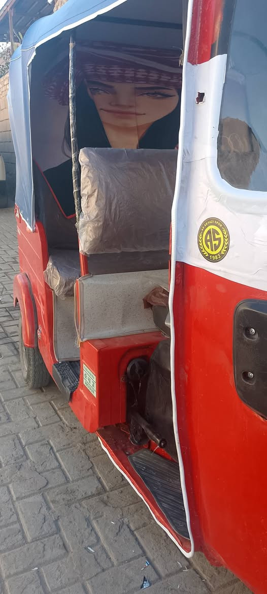 السلام عليكم ورحمة الله عندي تكتك موديل 16 مصبوغة جمالية عام تكتك اوراق تكتك كلشي   شغال عنوني بصره ***********خمسة ميل 3,600
