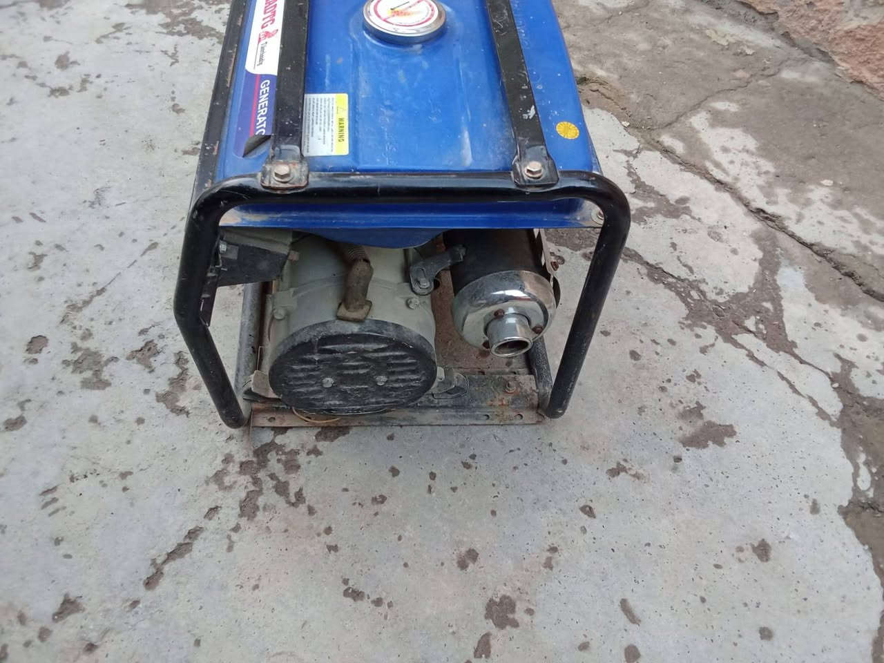 مولد نضيفه كلش للبيع ٣ كيفي يعني ١٢ امبير/ تتميز بيها حساس دهن عدد ٢  وضيفته اذا نسيت لدهن متشتغل حته متكوم  وبيها حساس اذا حول غلط ورجع عليها كهرباء لوطنيه ميحترك راس لتوليد تفصل من وحدها
نضيفه ومكفوله لسعر ١٥٠ الف ***********
