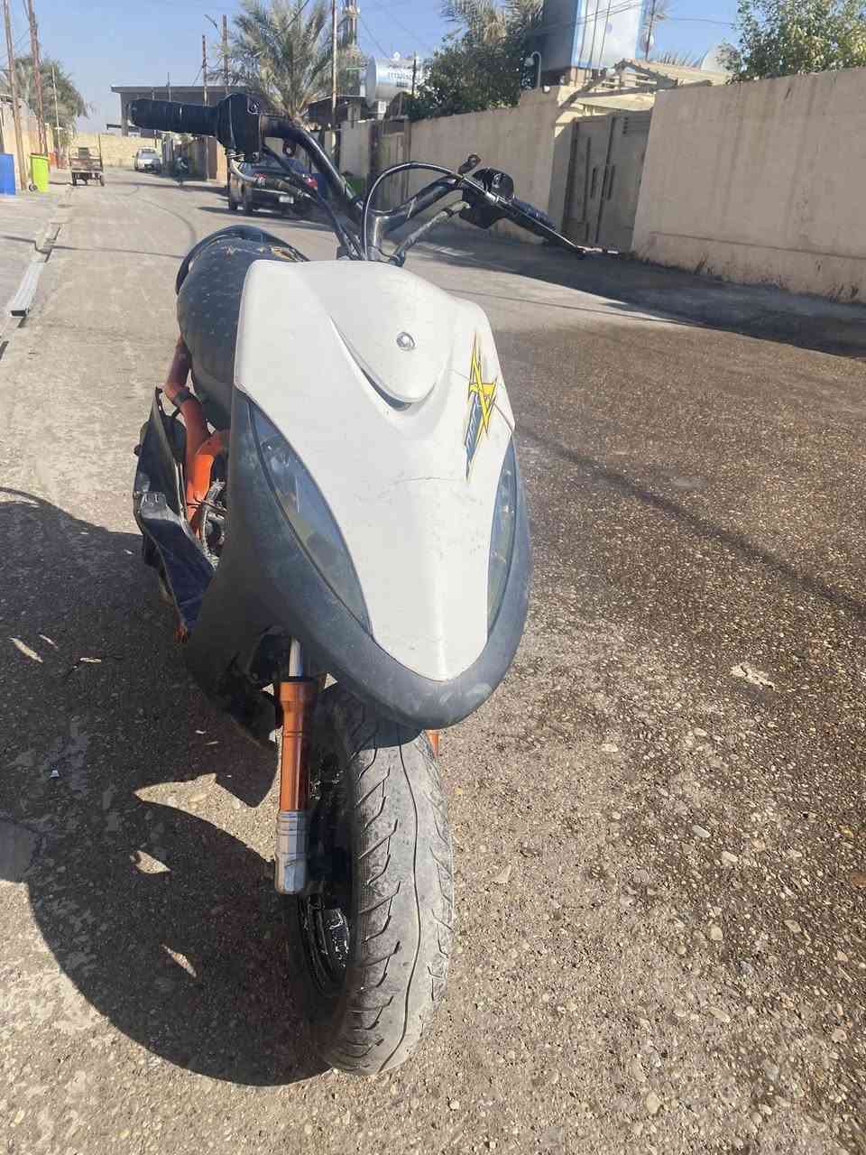 سلام عليكم للبيع مكينه 55شلعه معدل مكينه خرسه ع الفحص سعر 275.     .  (***********)
