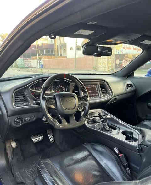 السلام عليكم 
جالنجر ٢٠١٨ لون ازرق فول مواصفات عدا الفتحة 
كشن كهربائي تدفئه وتبريد ستيرن كهربائي 
حساسات خلفية وتبريد اوتو وبصمة وتشغيل عن بعد 
شاشة كبيرة وسستم صوت الباين
 هيتر بالمريا الجانبية قطعتين تبريد 
وهواي بيها بعد عليها اضافات بسيطة سبويلر وشفقة ريد اي وعلية دفيوزر وكزوز كورسة وعلية ستيرن كاربون فايبر وسقف روز رايز والسيارة مهبطة تهبيطة حلوة
 السيارة هزة ورقم جديد وصدر جديد والسيارة خير من الله كاملة مكملة السيارة 
صور الحادث موجودة ٣ قطع صبغ وقطعة طلعت كلير 
سعرها ب١٦٥ ورقة وبيها مجال والي تريدة خادم اني مكاني بغداد الدورة
***********
