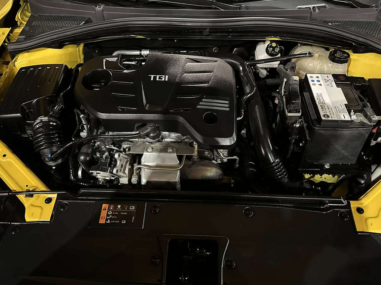 سياره ايمجي 2022
سياره فول مفوله أم الضمان 
والسياره ماشيه 25 ألف 
السياره 1على 1 داخل لونين 
هندبريك بصمه كير طياره فول
محرك توربو والسياره مابيها 
اي ملاحضه
***********
