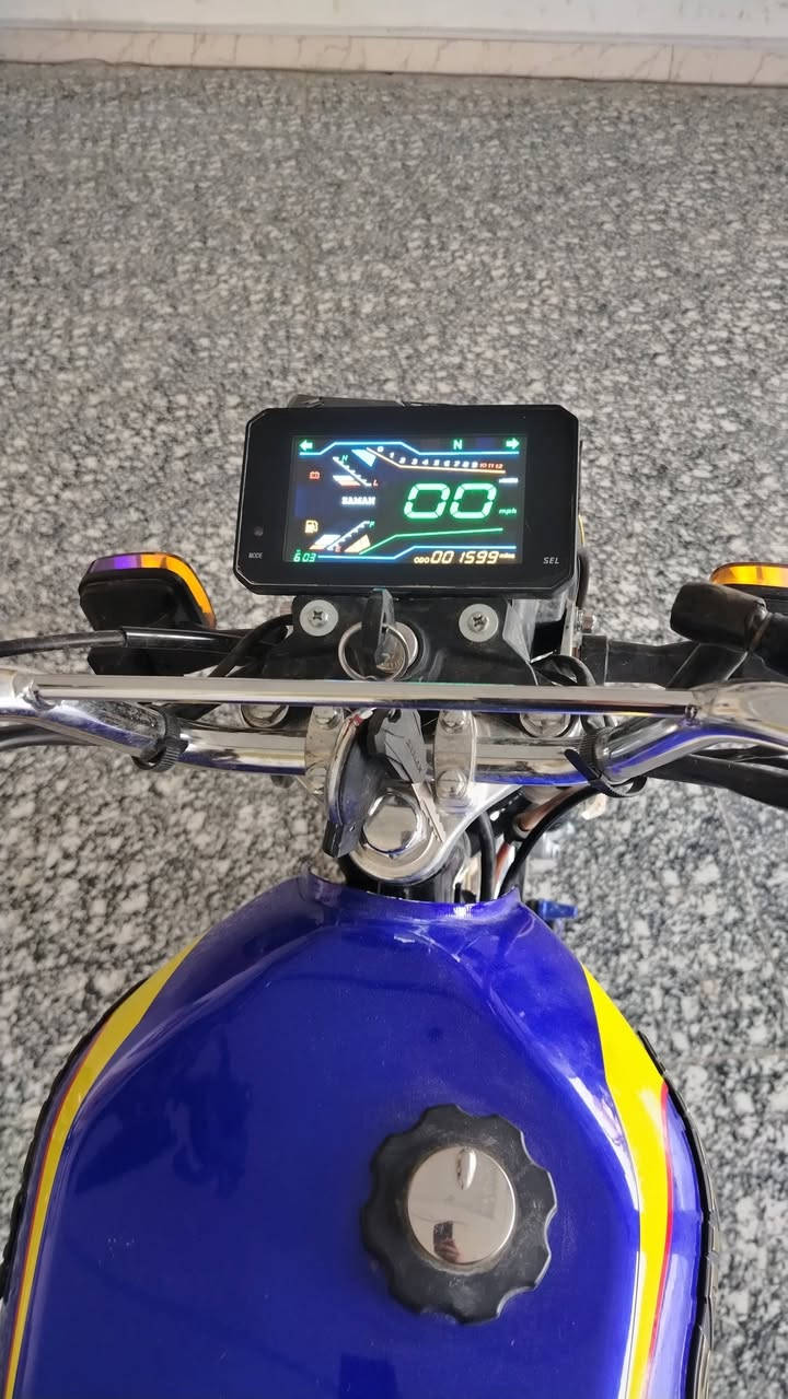 السلام عليكم
إيراني سيفان للبيع
دراجه حلوه مابيها نقوصات
السعر ٧٠٠
للتواصل *********** او زورونا عند معرض مهندس للدراجات النارية
