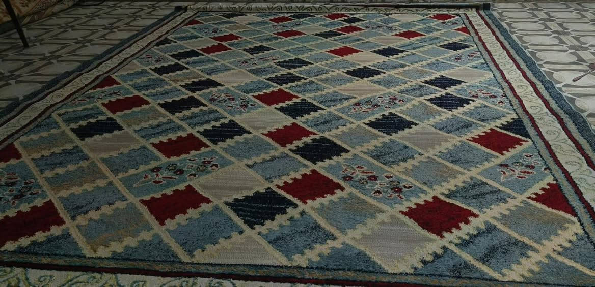 السلام عليكم 
للبيع زوليتين +ليانتة
قياس الزولية الوحده 4×3
والثانيه كذلك 4×3
وقياس الزلة مالتها 4امتار
جدد ونضيفات 
سعرهن كلهن 270 وبي مجال للشراي 
الشراي يتفضل خاص 
العنوان الرميثة


**إذا كنت صاحب هذا الإعلان وتريد حذفه لأي سبب، رجاءا أرسل رسالة إلى الدعم الفني**