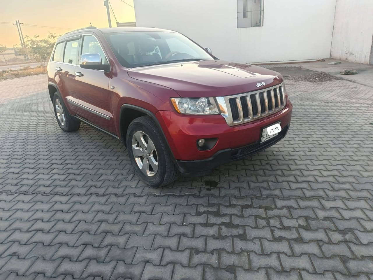 بيع سريع 
جيب شيروكي 2013 خليجي فول مواصفات مكفوله عدا بنيد بدون دواخل شرط الفحص سياره جديده بالكرتون احلى من الصور او جاهزه من كلشي مكينه أو كير ع الفحص حداديه حلوه تبريد ثلج بدي يخبل لا شخوط ولا رصعات محرك 3600 السعر 154$ مستعجل ع بيعها الشراي يتصل ***********
