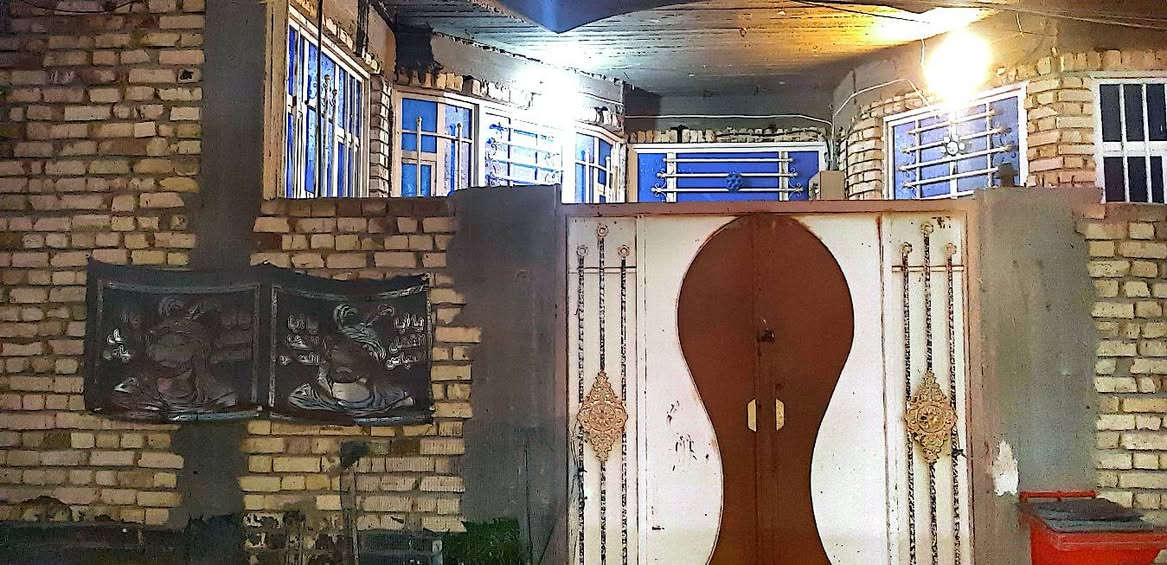 السلام عليكم
بيت زراعي للبيع

المساحة 120 

كونكريت مسلح بناء حديث

غرفة استقبال + غرفة نوم + مطبخ حار + مطبخ بارد + صالة + صحيات

الموقع خلف حي الشرطه ( البيكات)  الغرع الاول ثالث بيت عل الشارع مقابيل دائرة المجاري وفريب عل الامام العباس

اتصال عل الرقم ***********
او مراسلة الخاص @
