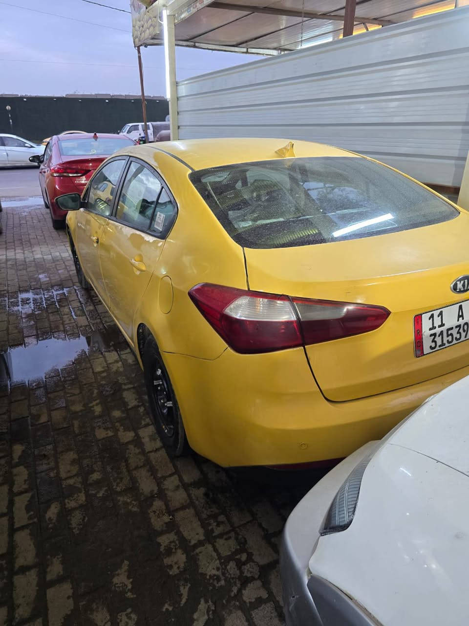 سلام عليكم كيه فورتي  2014
حادثه جوملغ وقبق جنطه مكينه كير خير من الله 

تخم تاير حداديه كله جديد تبريد شغال 

مصفره هيئه وغرامات ابجك للشغل 

السعر 95 بيه مجال كلش قليل 

مكاني بغداد 

للتواصل ***********@
