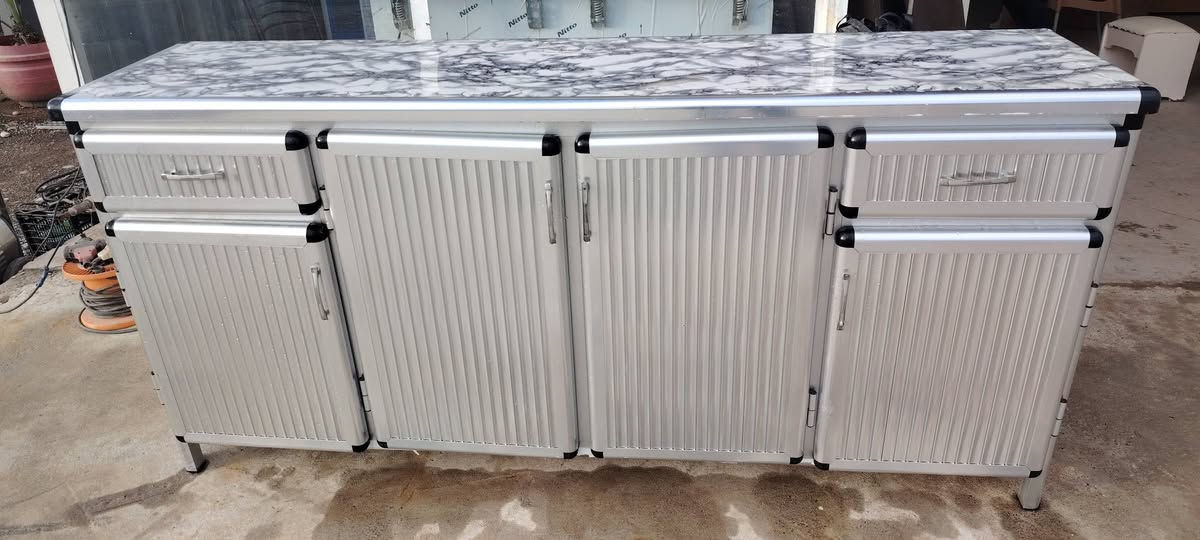 معرض حمزه
 لبيع الاثاث المنزليه (مستعمله+جديد)
العنوان برطله سايدين اربيل مفرق باصخره 
للاستفسار الاتصال على الارقام: 
***********
***********
